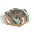 Шестигранная коробка с окном и разделителями цветная (D=20 см)